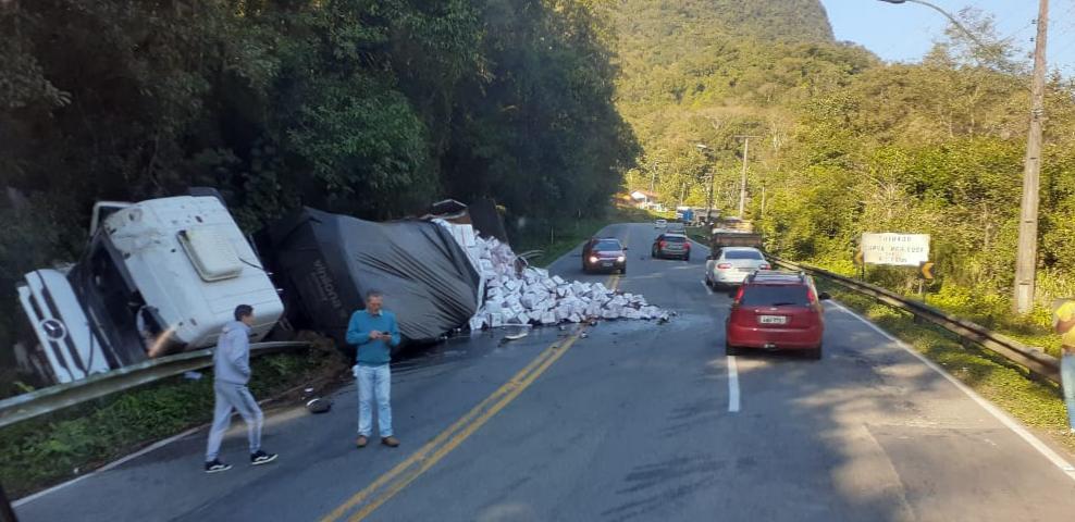 Acidente na serra dona francisca joinville