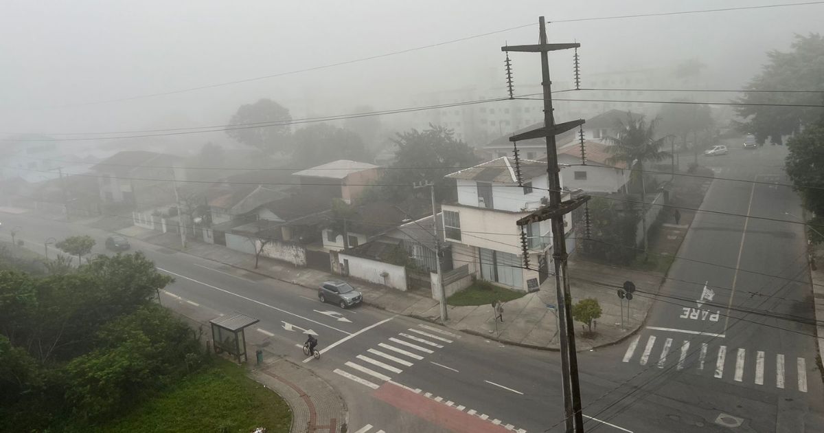 Nevoeiro atingiu Joinville pela manhã desta quarta-feira, 11