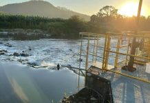 Vereadores marcam vistoria na ETA Cubatão após reclamações de água turva e com odor em Joinville