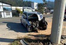 Homem morre após colidir carro em poste na rodovia Ivo Silveira, em Brusque
