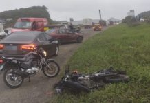 Homem sofre fraturas expostas nas duas pernas após acidente em São Francisco do Sul