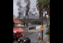 VÍDEO – Bateria de moto elétrica explode e causa incêndio em residência no Guanabara, em Joinville