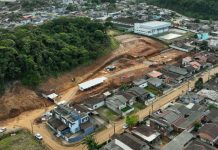 VÍDEO – Em Joinville, Jorginho Mello visita obras de maior centro de saúde de Santa Catarina