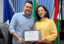 Jornalistas de O Município Joinville recebem homenagem da Câmara por prêmio de jornalismo