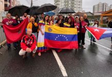 Imigrantes de diversas nacionalidades participam do desfile de 7 de setembro em Joinville