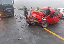 Motorista morre após grave acidente com caminhão na Serra Dona Francisca, em Joinville