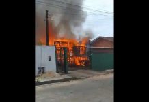 VÍDEO – Casa é destruída por incêndio no bairro Itinga, em Joinville