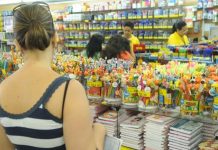 Procon encontra diferenças de até R$ 12 em preços de material escolar em Joinville